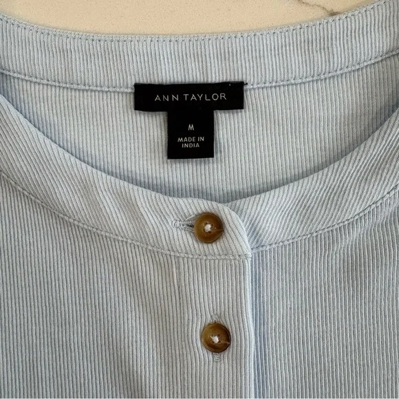 Ann Taylor Light Blue Rib Knit Button-Up T-Shirt Top Size Medium - Picture 7 of 7